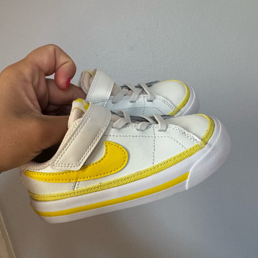 Nike Kids White and Yellow Sneakers
